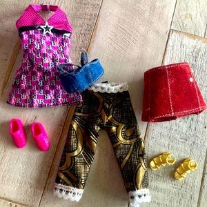 Barbie clothes lot